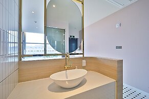 Browndot Busan Newport Signature