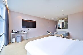 Browndot Busan Newport Signature