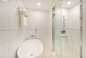 Browndot Busan Newport Signature