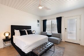 Ash & Ko Boutique Lodging