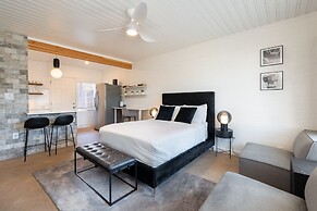 Ash & Ko Boutique Lodging