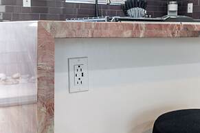 Ash & Ko Boutique Lodging