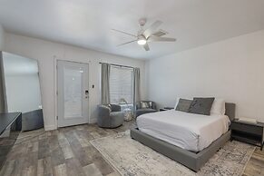 Ash & Ko Boutique Lodging