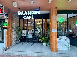 Baanpin Hotel and Cafe