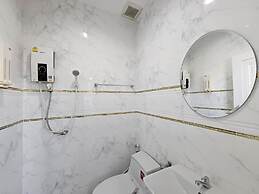 Baanpin Hotel and Cafe