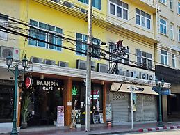Baanpin Hotel and Cafe