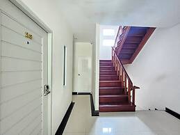 Baanpin Hotel and Cafe