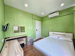 Baanpin Hotel and Cafe