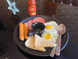 Baanpin Hotel and Cafe