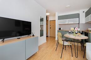 Stylish Gdansk Apartment by Renters