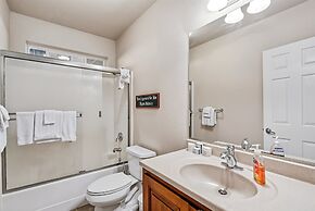 Fisherman's Cove Retreat - Game Room Included! by Yosemite Region Reso