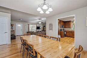 Fisherman's Cove Retreat - Game Room Included! by Yosemite Region Reso