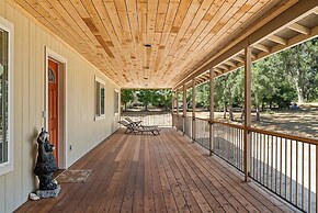 Fisherman's Cove Retreat - Game Room Included! by Yosemite Region Reso