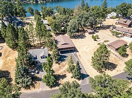 Fisherman's Cove Retreat - Game Room Included! by Yosemite Region Reso