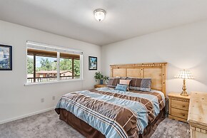 Fisherman's Cove Retreat - Game Room Included! by Yosemite Region Reso