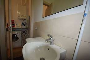 Vicino Ospedale E Aeroporto Num92867