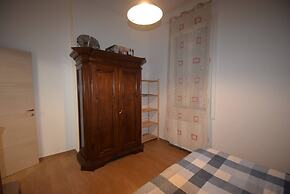 Vicino Ospedale E Aeroporto Num92867