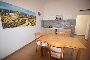 Vicino Ospedale E Aeroporto Num92867