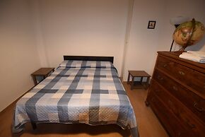 Vicino Ospedale E Aeroporto Num92867