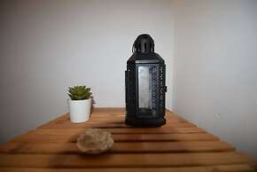 Vicino Ospedale E Aeroporto Num92867