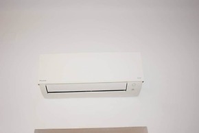 Vicino Ospedale E Aeroporto Num92867