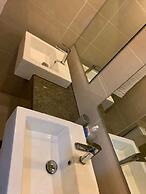 Mactan Newtown A by HiveRooms