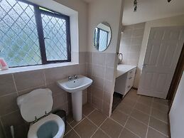 Stunning 2-bed House in Saint Columb