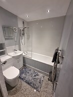 Stunning 2-bed House in Saint Columb