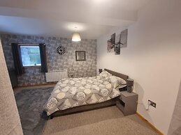 Stunning 2-bed House in Saint Columb