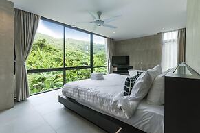 Grand Villa Cedrix in the Green Paradise