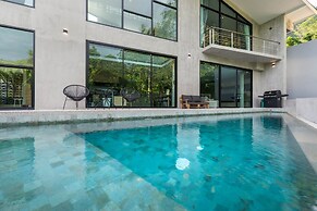 Grand Villa Cedrix in the Green Paradise