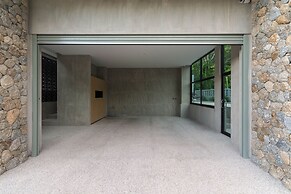 Grand Villa Cedrix in the Green Paradise