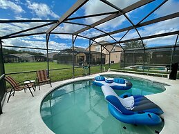 Grand Family House With Private Pool Near Disney Parks