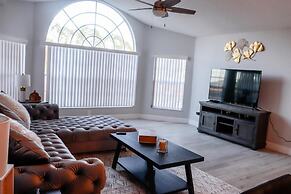 Grand Executive 3BD Condo Apartment Near Disney Parks 4