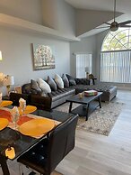 Grand Executive 3BD Condo Apartment Near Disney Parks 4