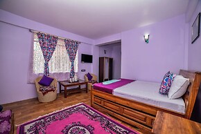 Goroomgo Tharbaling Homestay Darjeeling