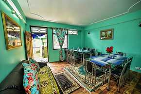 Goroomgo Tharbaling Homestay Darjeeling