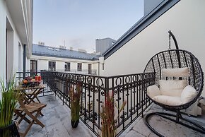 Lumina lux apart on Piotrkowska street