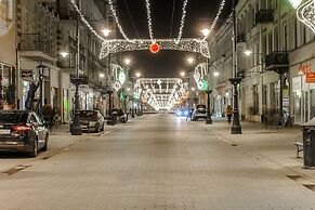 Lumina lux apart on Piotrkowska street