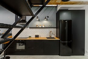 Lumina lux apart on Piotrkowska street