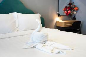 Otis Soho Saigon Balcony Apartment