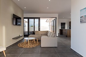 Brand New Immaculate 3-bed Villa in Grote Berg