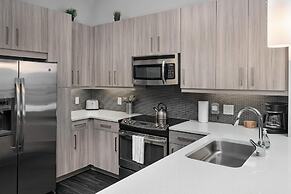 ASK FOR Discount-luxury Serviced Apt in Uptown CLT