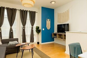 ASK FOR Discount-2br Hip Apt Free Parking Wifi