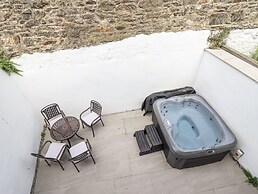 Neptune Cottage
