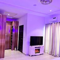 Luxury Shortlet Apartment LBS, AJAH