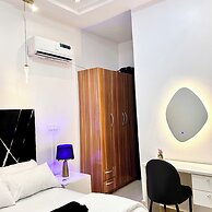 Luxury Shortlet Apartment LBS, AJAH