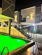 Luxury Shortlet Apartment LBS, AJAH