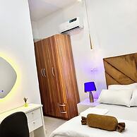 Luxury Shortlet Apartment LBS, AJAH