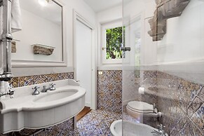 Estate4home - Villa Le Camelie